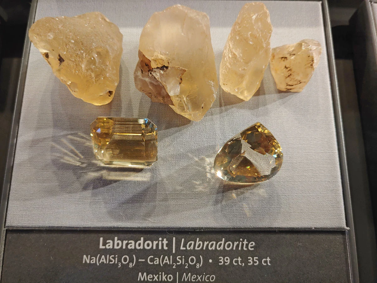Labradorite_Mexico