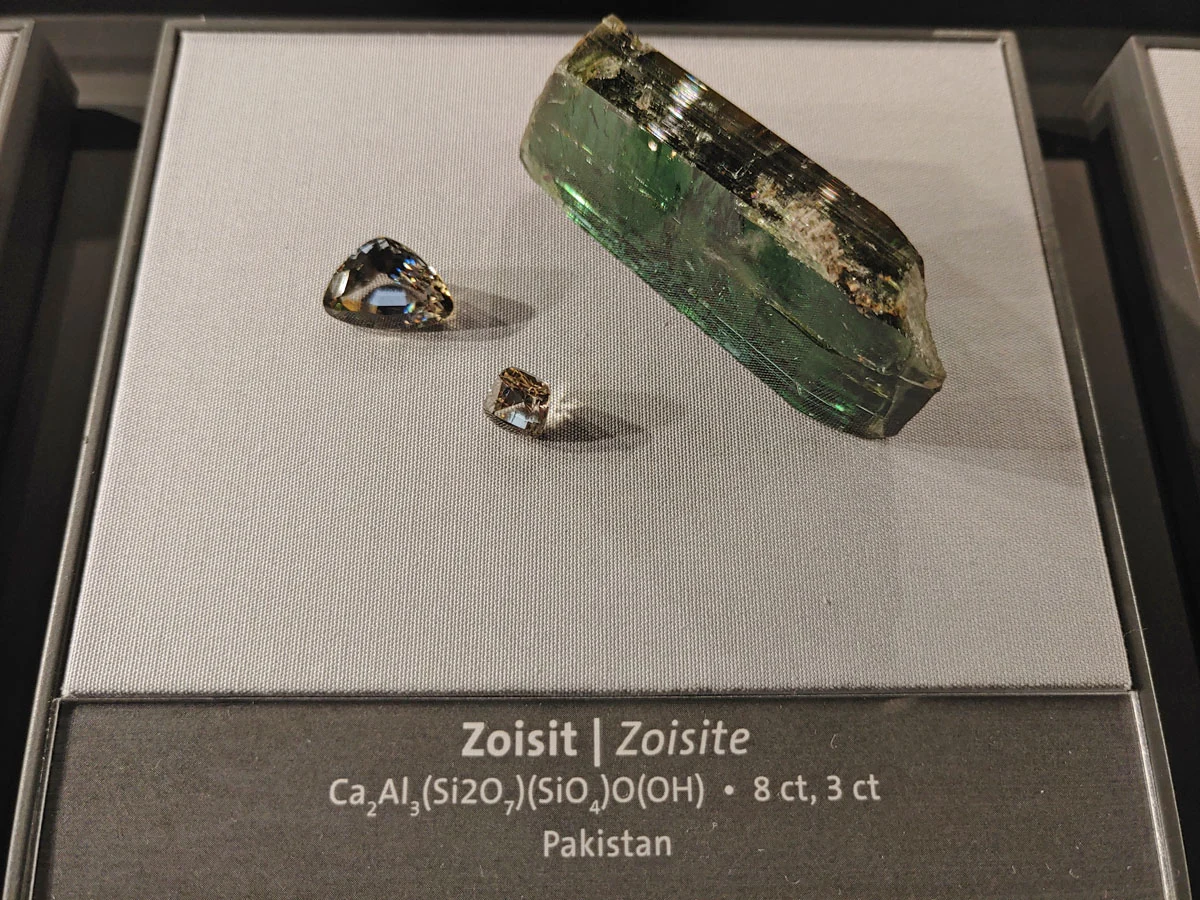 Zoisite_Pakistan